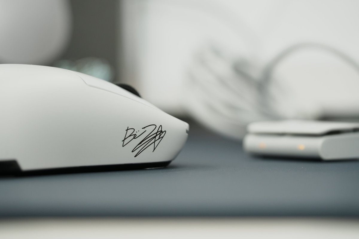 sofmap_pc_digi's tweet photo. ＼Buzzファン必見っ！！／

#Pulsar [Pro Series] BUZZ-X Medium ¥19,800（税込）

BuZzのクローグリップ・パームグリップスタイルに合わせて特別設計された洗練された左右対称デザインっ！

これ、良い。😌

#ソフマップ AKIBAパソコンデジタル館7Fにて展示・販売中！ https://t.co/k6SFZxdq1j