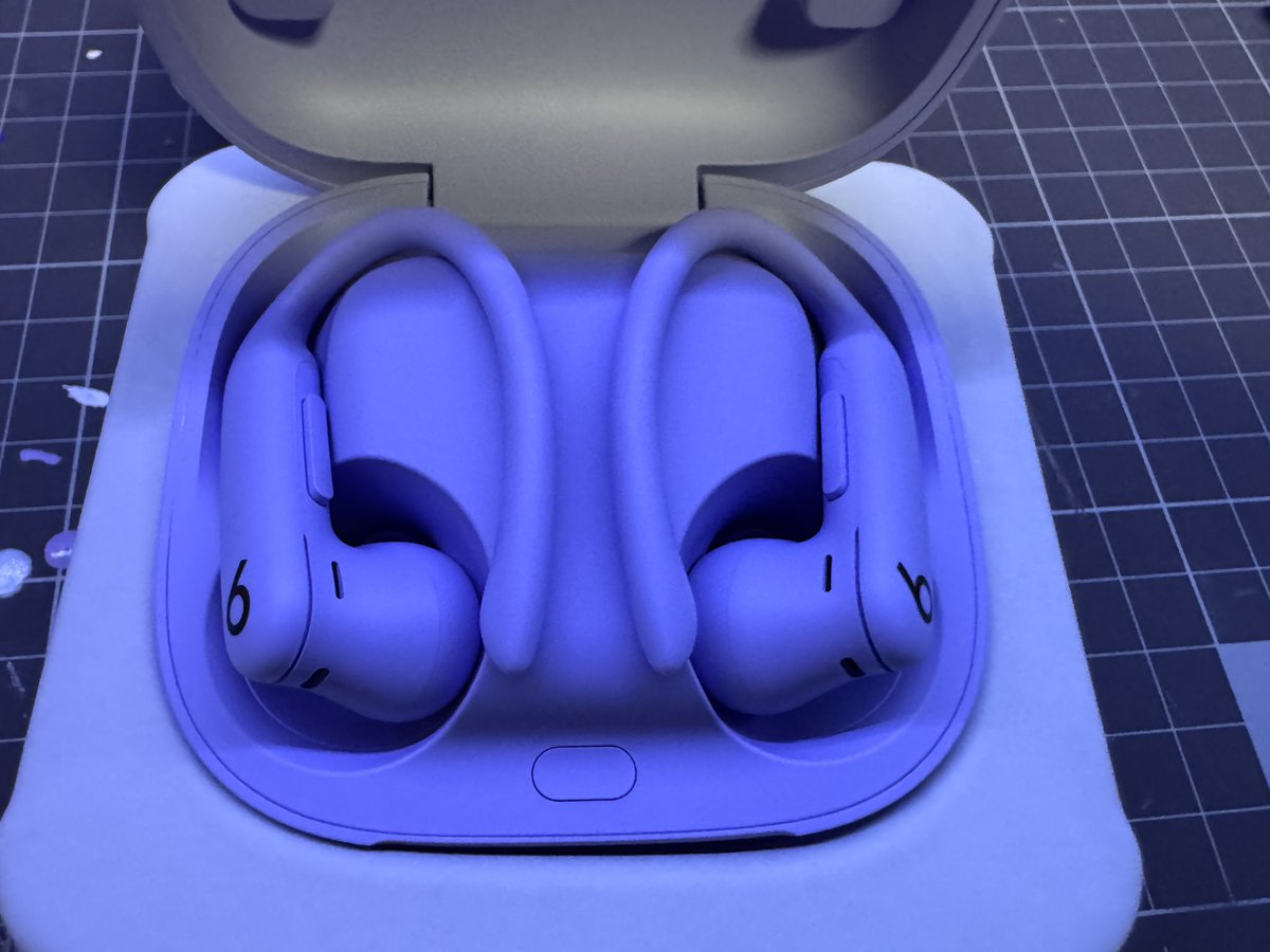 zxr_is's tweet photo. 親友2人から誕プレ頂いてしまった😭

#beats
#PowerbeatsPro2 https://t.co/doLjBTtpVA