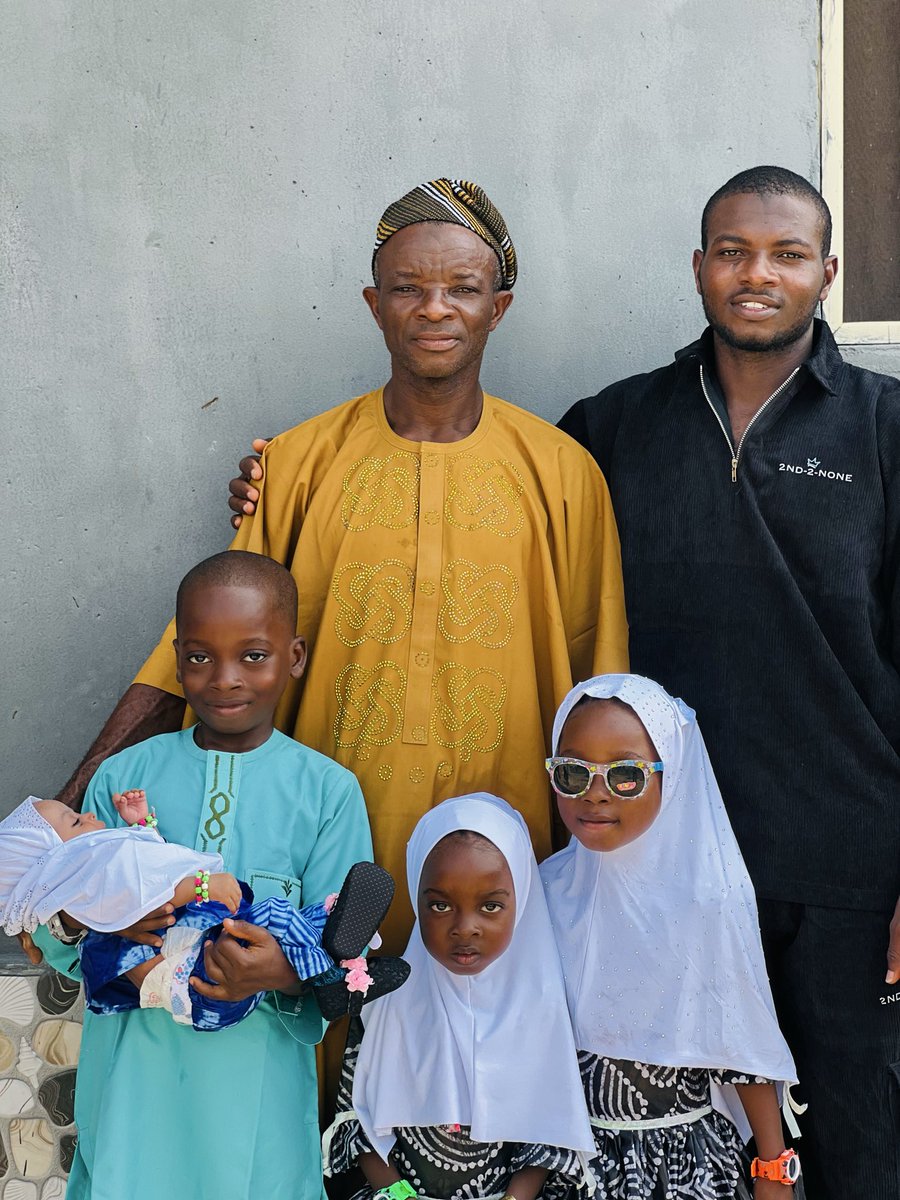_Abdlfatai's tweet photo. Eid Mubarak from me and mine❤️ https://t.co/s3k5C5qLx6