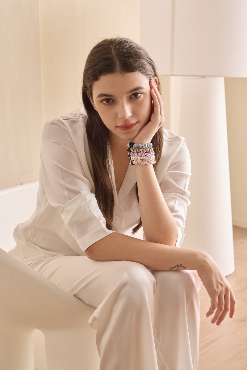 silk_thx's tweet photo. The only hair Scrunchies you’ll need....

Designed for every hair type and every hairstyle. THXSILK silk scrunchie keeps your hair crease-free and smooth. It’s the simple upgrade your hair routine deserves.

Shop now and enjoy $$ off https://t.co/Nmbe27FFT5 https://t.co/02sJxO0E1l