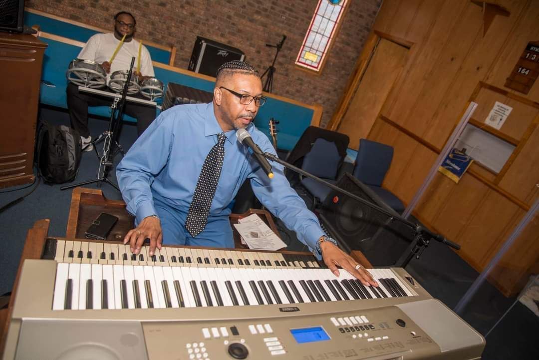 pgbrogdon73's tweet photo. Playing the organ https://t.co/7gLmUsY8tw