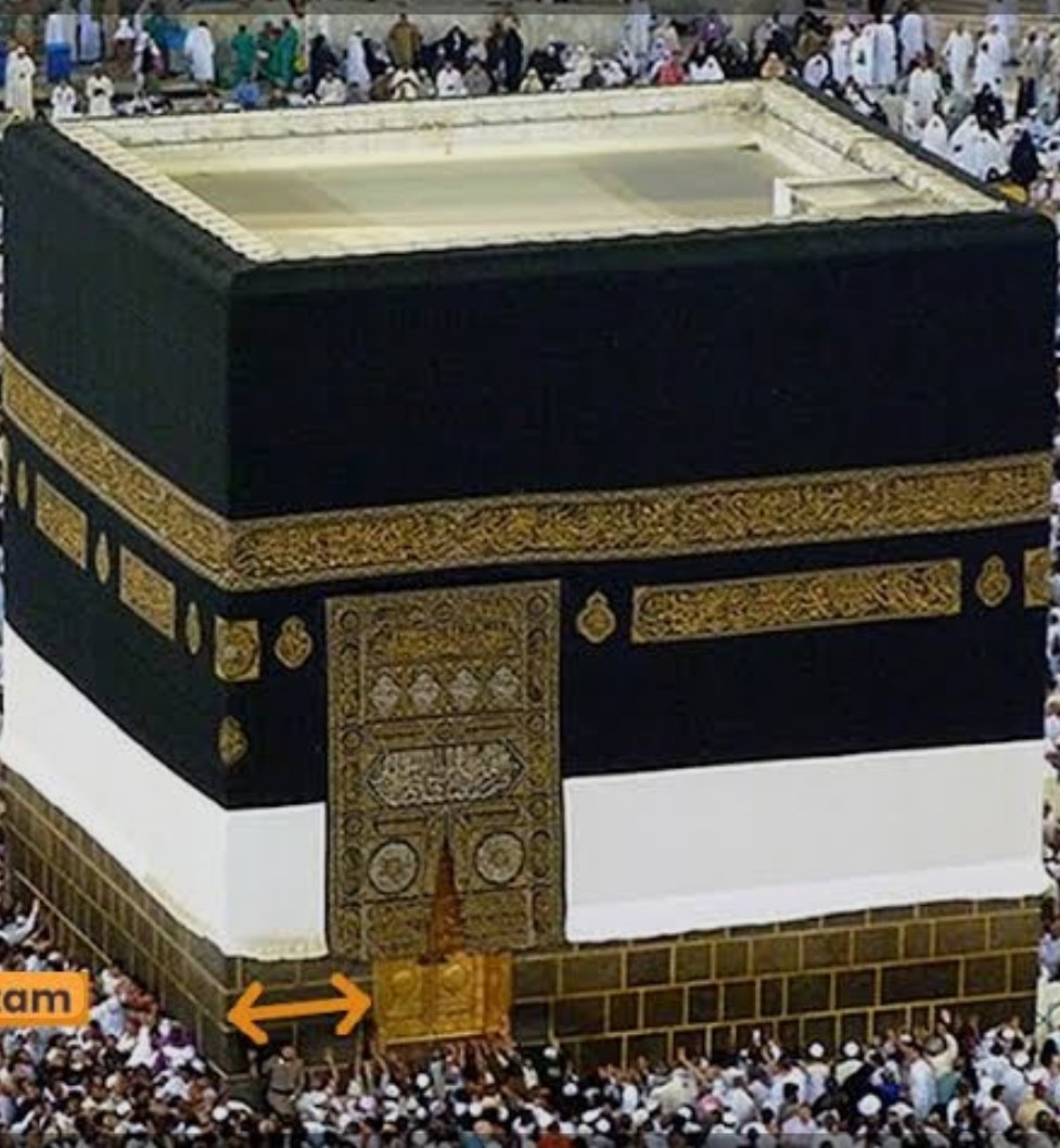 DrVeeri's tweet photo. At the Multazam of the Kaaba, with tearful eyes &amp; raised hands, I stood humbled before Allah Almighty, seeking only His infinite mercy &amp; compassion for ourselves, the people we belong to Kashmir, Jammu &amp; beyond. 
Submission before Allah refer to Fb link :-
https://t.co/bCd7Hv3vxJ https://t.co/InTB1HT814