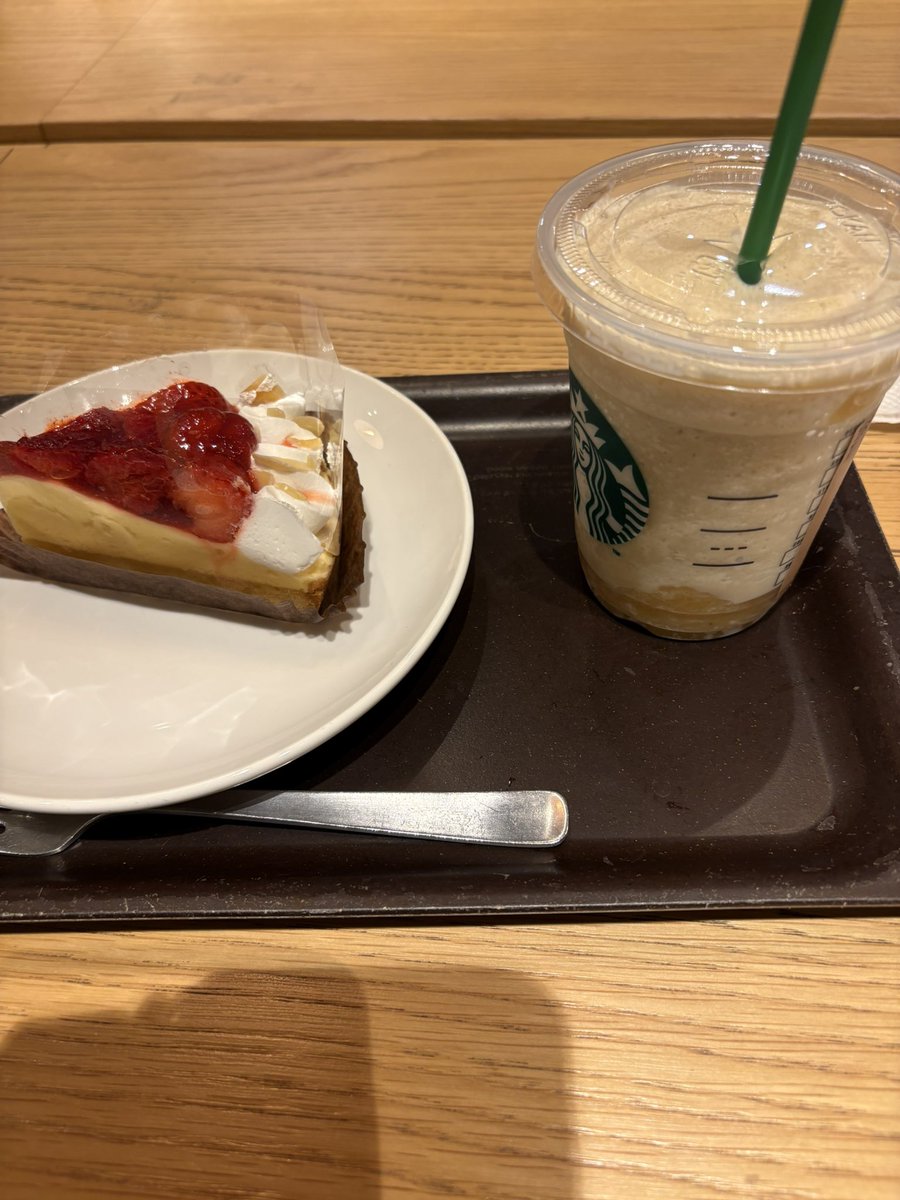 kanon_study6417's tweet photo. スタバなう。
読書もしつつ、2026年下半期の計画を練る。
手帳会議もやり直す。
＃いまる民
＃しょ���うず
＃ミモフレ
＃あまはす https://t.co/woTFtDKSna
