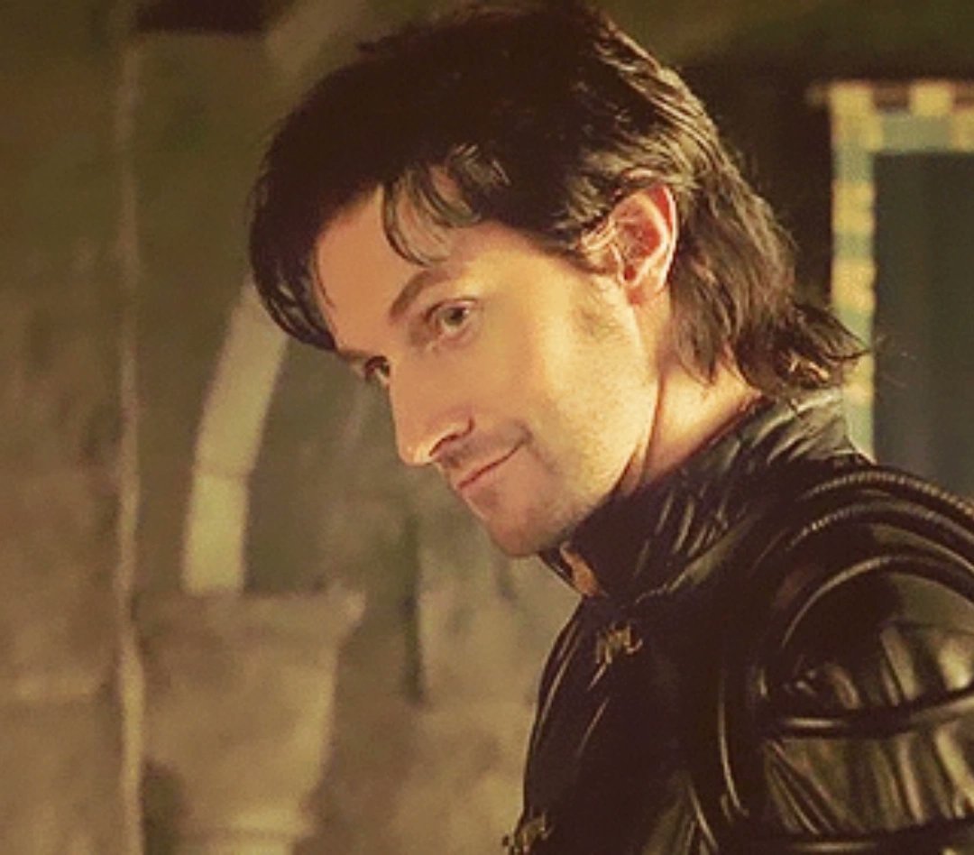 gonzobyrne's tweet photo. #guyday #sirguyofgisborne #dailyarmitage #richardarmitage https://t.co/kb3Uo2IdbL