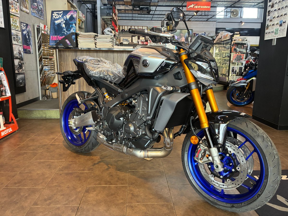 TGRUN7's tweet photo. YAMAHA　MT-09SP　ABS　💙
展示車有り　💙
即納できます　💙
まずはお電話を　💙
043-309-5189　☎️
千葉市中央区都町2-2-7　💙
お待ちしております😊
＃TGRUN https://t.co/aGcVhKIdE2