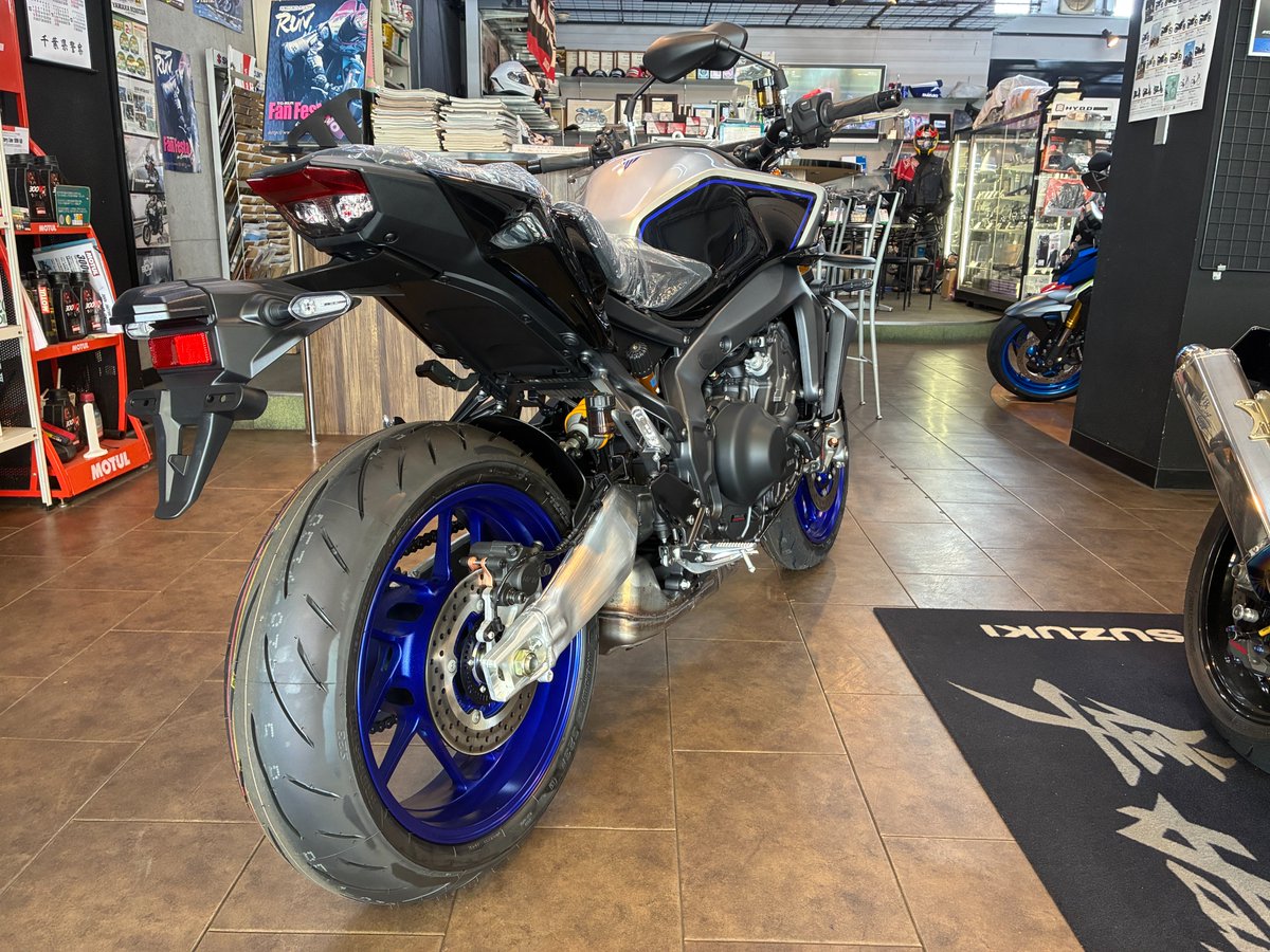 TGRUN7's tweet photo. YAMAHA　MT-09SP　ABS　💙
展示車有り　💙
即納できます　💙
まずはお電話を　💙
043-309-5189　☎️
千葉市中央区都町2-2-7　💙
お待ちしております😊
＃TGRUN https://t.co/aGcVhKIdE2