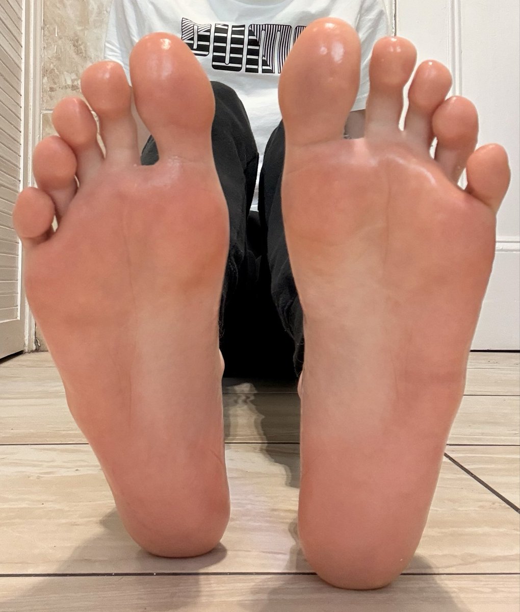 uktwinksfeet's tweet photo. @FeetFinder https://t.co/1CTc1ggToP