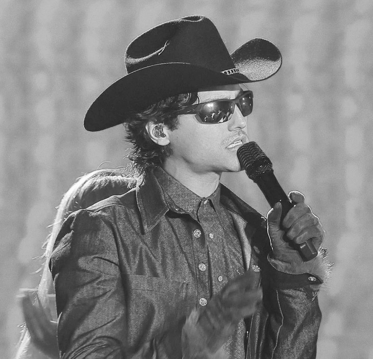 loveuddc's tweet photo. Humbe con sombrero 😮‍💨 >>>>> https://t.co/feZ9HDTjG8
