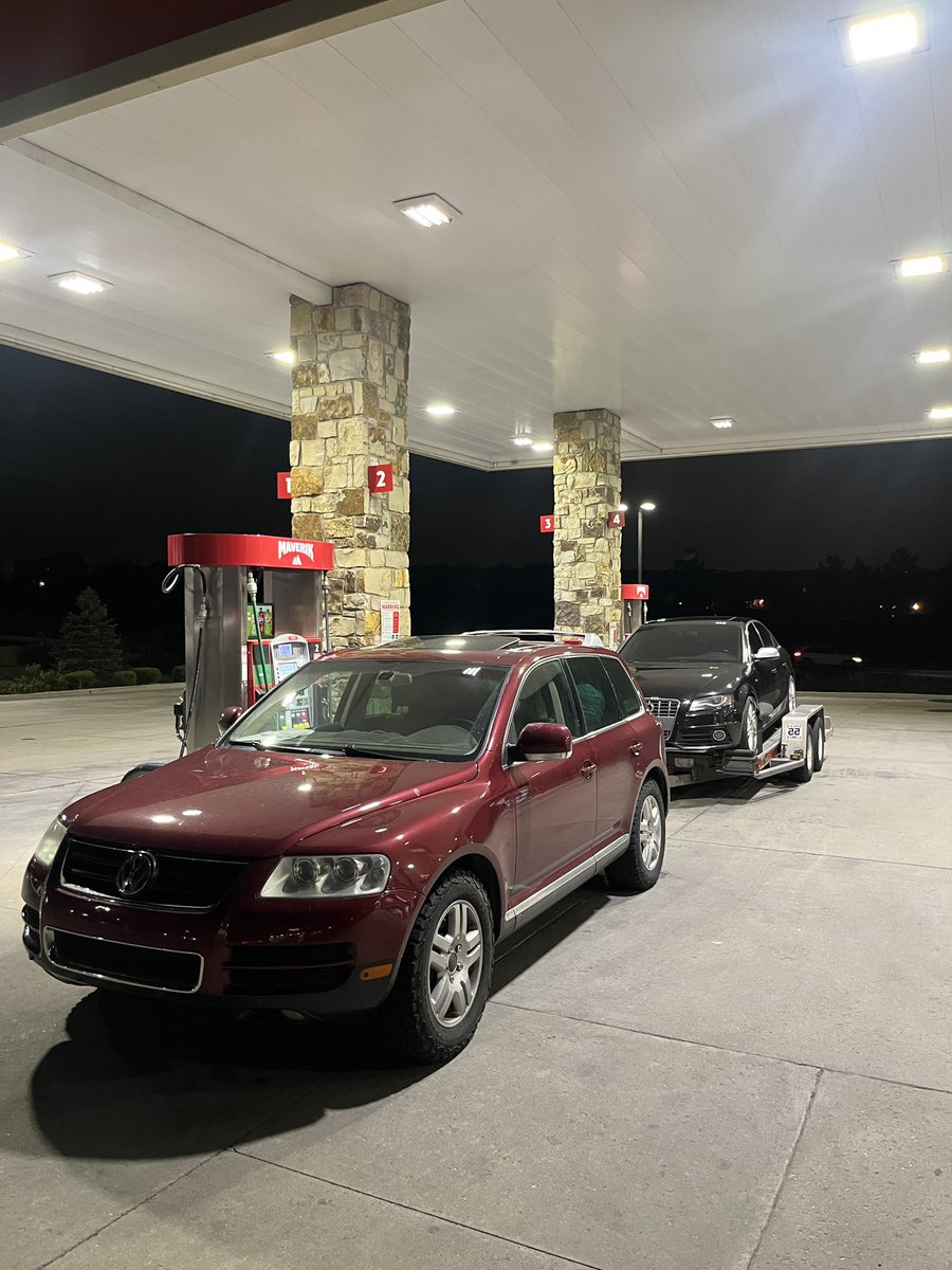 OnMyOwn0002's tweet photo. Bought another finely depreciated German vehicle, cleanest B8 S4 I’ve seen in a good while. Won’t be keeping it long but glad for experience it for now 😋 https://t.co/YJeQcqntsj