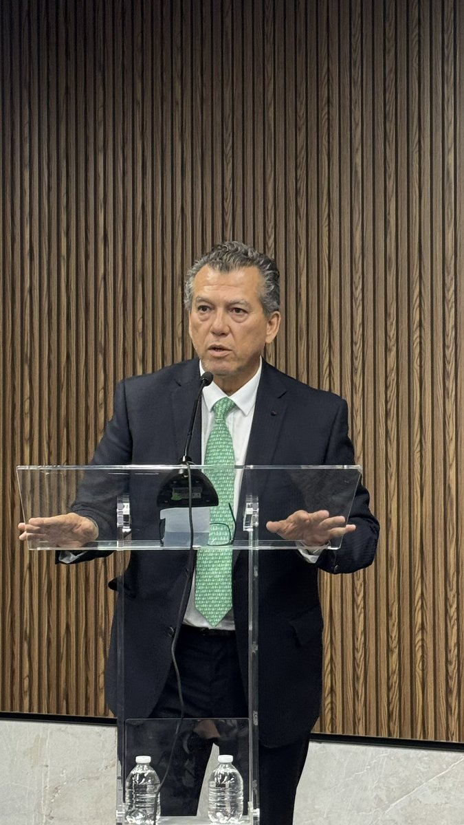 NormAngelik's tweet photo. Gracias 🙏🏼 por la invitación para moderar esta mesa de diálogo. 
Fue un honor compartir este espacio de reflexión e intercambio de ideas con personas comprometidas con la construcción de una sociedad más informada.

¡Gracias por la confianza y por hacer posible este encuentro! https://t.co/4B3VrlaxM0