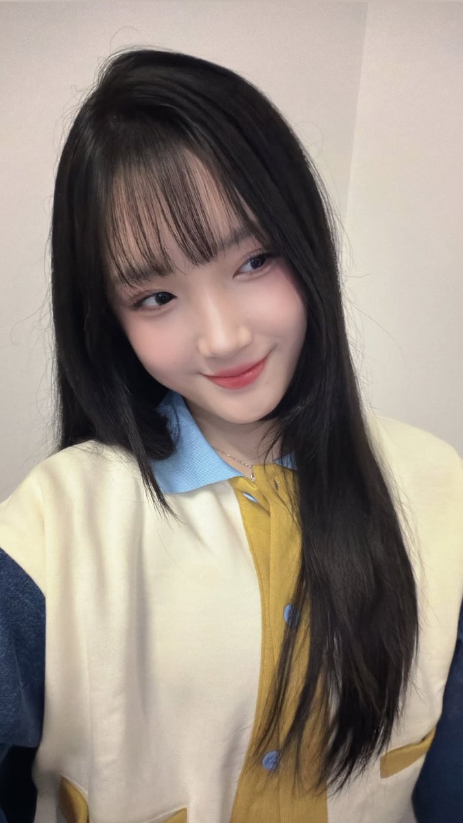 haloinisekar's tweet photo. Semakin hari semakin Adeline🫠 biasanya kalo tertarik sama member lain selain Marsha cuma bertahan sebentar abis itu yaudah aja gitu tapi sekarang kepikiran Adeline terus wkwk rasanya sama kaya pas awal2 suka Marsha😂 https://t.co/eERB0r88N4
