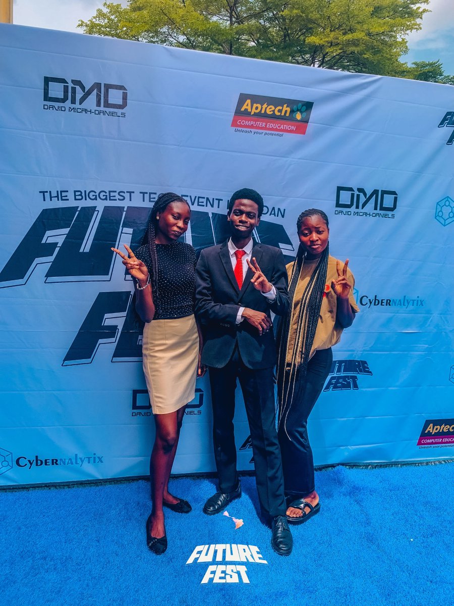 Davidmicdan_'s tweet photo. My amazing classmates from secondary school stepped out to support me.
#futurefest https://t.co/IKWz0TdZl1