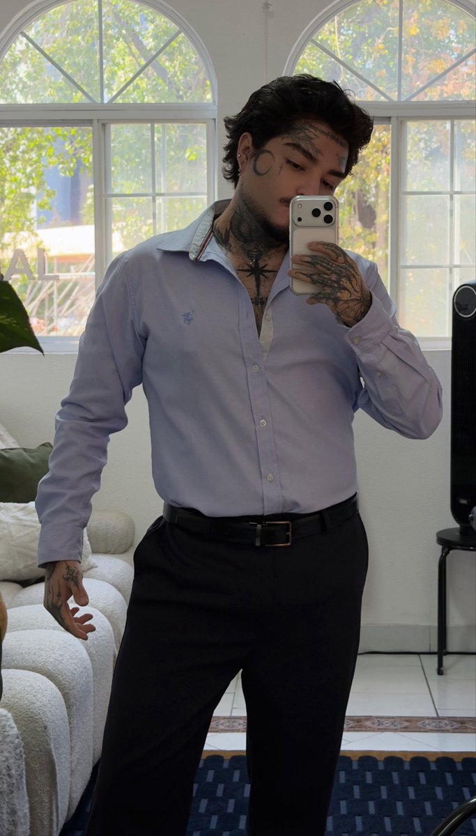 Vnom_badboy's tweet photo. algunas veces me gusta usar camisa 👕🤓… https://t.co/xkLfTalvet