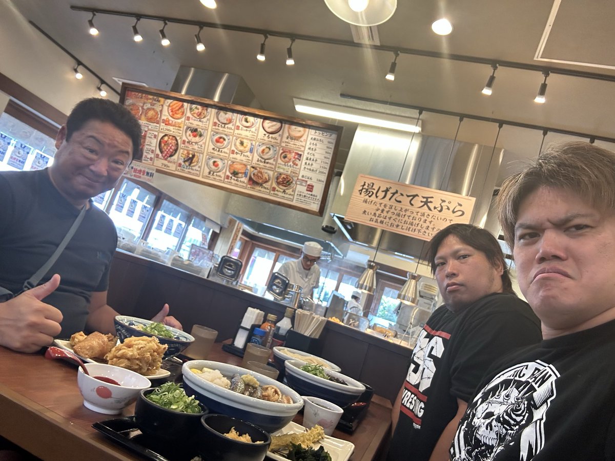 graceproject_pw's tweet photo. 決起集会終了！

会場に向かいますー🚙
#basara_pw
#グレースプロジェクト https://t.co/eBqIq3QUbr
