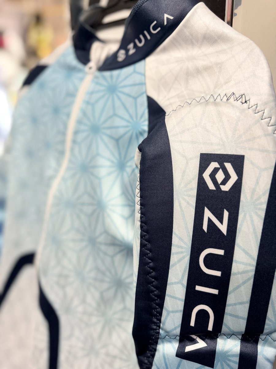 SkiProShopEBISU's tweet photo. 2026-2027 ZUICAスキーウェアのsampleが入荷しました！
ジュニア用やレーシングワンピもあります。

着用サイズ感もイメージしやすいようにほぼ全サイズ確認出来ます。

ZUICAスキーウェアのご予約〆切は6月28日となります。

たくさんのご予約お待ちしております。 https://t.co/lcsXOs3Rnc