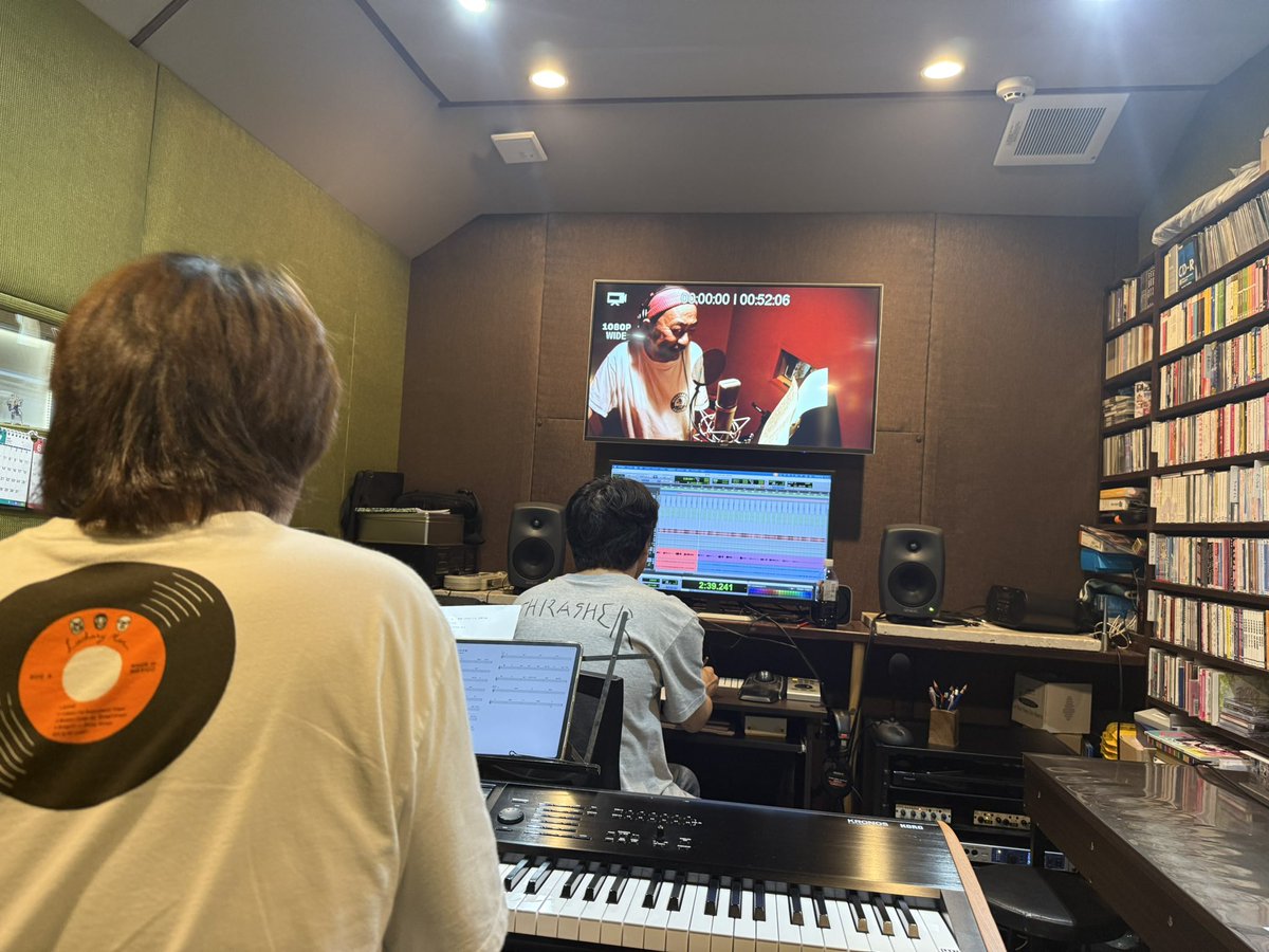 brotom_net's tweet photo. 今日は #W主演　#映画 の挿入曲のレコーディング🎙️今年には公開になると思うのでお楽しみに✨　#ブラザートム　#菅野大地 https://t.co/stFt8ZgHLM