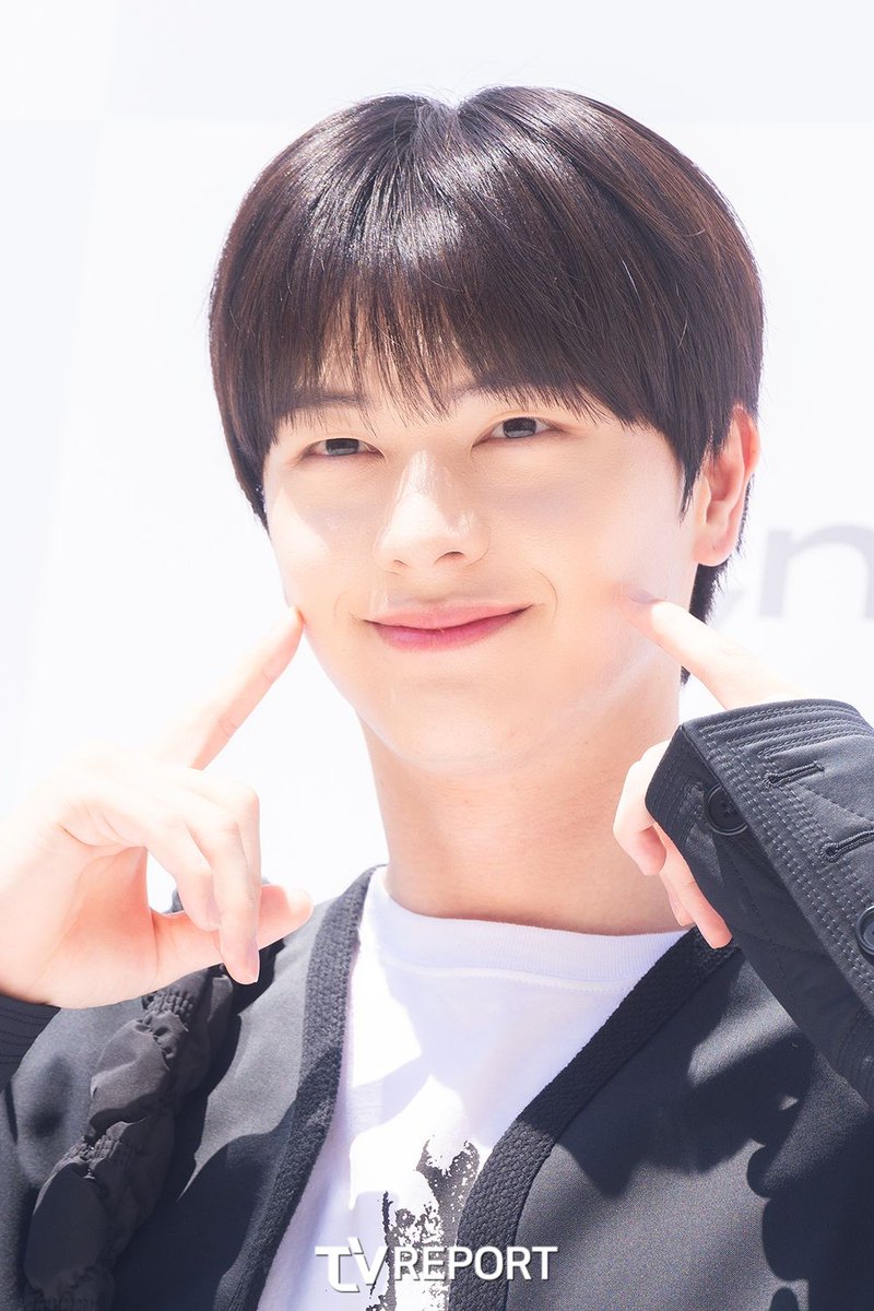 BTOBSupports's tweet photo. [PRESS] 260529 #BTOB #YOOKSUNGJAE at CARLYN Photocall Event

https://t.co/XAI63UcJ2l
https://t.co/mGzV5PlKqL
https://t.co/hnsaG0Hl87
https://t.co/FliUwFp4TL

#비투비 #육성재
@OFFICIALBTOB @YookSJ_official @BTOB_6SJ https://t.co/pLot0bNSlG