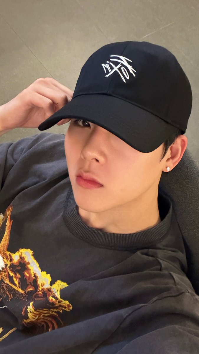 lovelifebeauty_'s tweet photo. [IG] 260529 Joohoney from MONSTA X wearing new MCM x FixON items gifted by Mingi:

    > @.fixon_n_on 
       @.ateez_official_
Thank U Bro 🙏🙏🙏🙏🙏🔥🔥 

Card:
To. Joohoney hyung 
Hyung, I hope you’ll enjoy/wear the new collection I prepared.
Thank you always.♡
From. (sign) https://t.co/hF0O1MZWsN