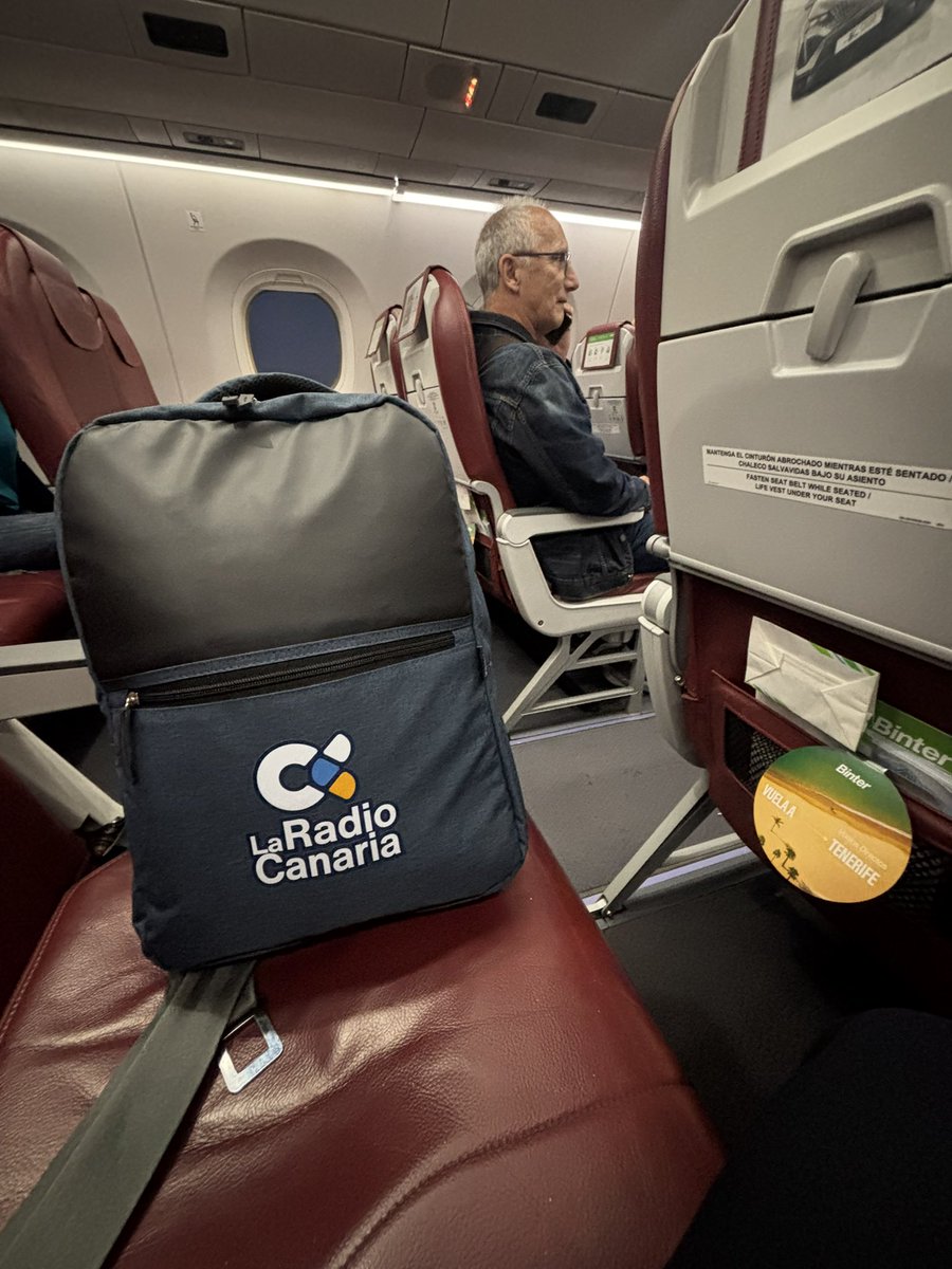moi_rodriguezr's tweet photo. Buenos días! Con pocas horas de sueño 😴 pero con el propósito de contar hoy en @laradiocanaria📻 que el Granca permanece en la @ACBCOM🏀, iniciamos ya viaje a #Valencia @BinterCanarias ✈️  #VamosGranca #ForzaBreo https://t.co/l5NMhFPA3v