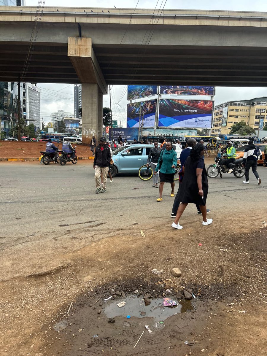 smartdriversKE's tweet photo. Walking is the most affordable form of transport, yet pedestrians remain among the most vulnerable road users. Governments must allocate more resources towards sidewalks, foot bridges, and safe crossings. https://t.co/ZFo1TrRkdZ