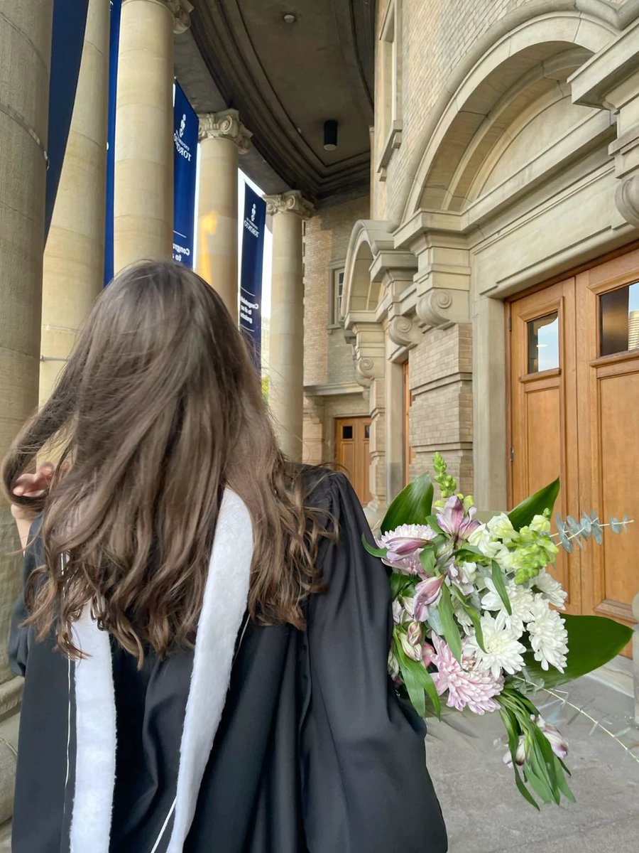 etherealdior's tweet photo. graduation season 💐 https://t.co/bUdsgAPxcj