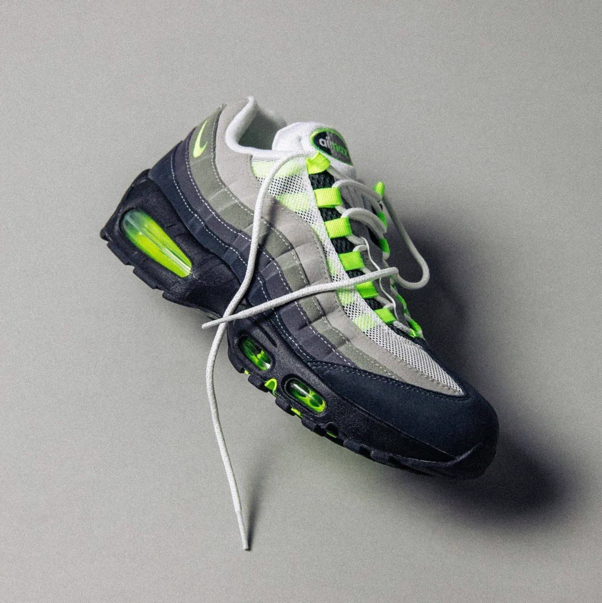BOWEN製 NIKE AIRMAX95 フィギュア 2個 イエロー 𝐔𝐏 𝐓𝐎 𝐃𝐀𝐓𝐄 on X: 