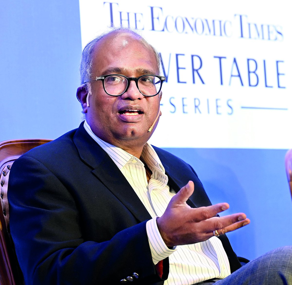 The Economic Times Front Row tweet media