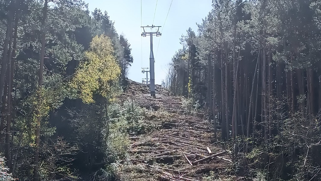 PDMAAragon's tweet photo. SOS Ribagorza presenta denuncias a  los organismos implicados “para que no permitan que se acepte la entrega  de la obra antes de que la empresa realice el plan de restitución ambiental de los daños”.
https://t.co/tJLJh7MtdX https://t.co/20gYwMaIDv