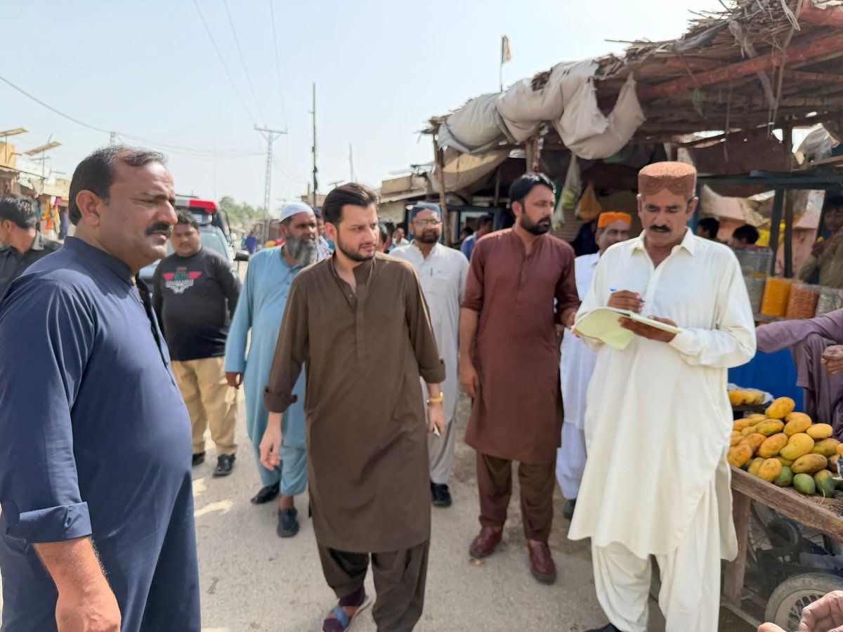 IhsanRasheedjam's tweet photo. May 28, 2026 – New Dumbalo, Badin

On the second day of Eid,
The Spokesperson for the Government of Sindh @wahidhalepoto visited Dumbalo city in UC New Dumbalo, where he reviewed ongoing and proposed development projects aimed at improving public facilities in the area.

During the visit, it was decided to take steps for the implementation of a project to install 130 solar lights in order to modernize and improve the city’s lighting system. These solar lights will be installed on key roads and areas, including Kapri Mori Road, Budhoho Qambrani Road, Dadar Road, Chhato Mori, Azizabad, and from Landhi Stop to Old Dumbalo.

On this occasion, the spokesperson stated that this project will not only improve the lighting system during nighttime but will also enhance civic facilities and bring ease to the daily lives of the public. He further added that the Sindh government will continue its efforts to prioritize public service and the provision of basic facilities.