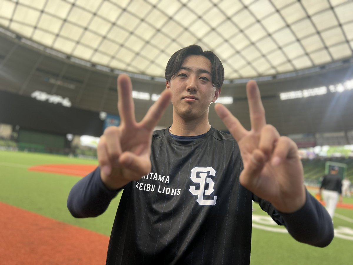 nikkan_kanekosl's tweet photo. ユニホームが黒だ。はい。#seibulions https://t.co/A3Gj8kFoJ8