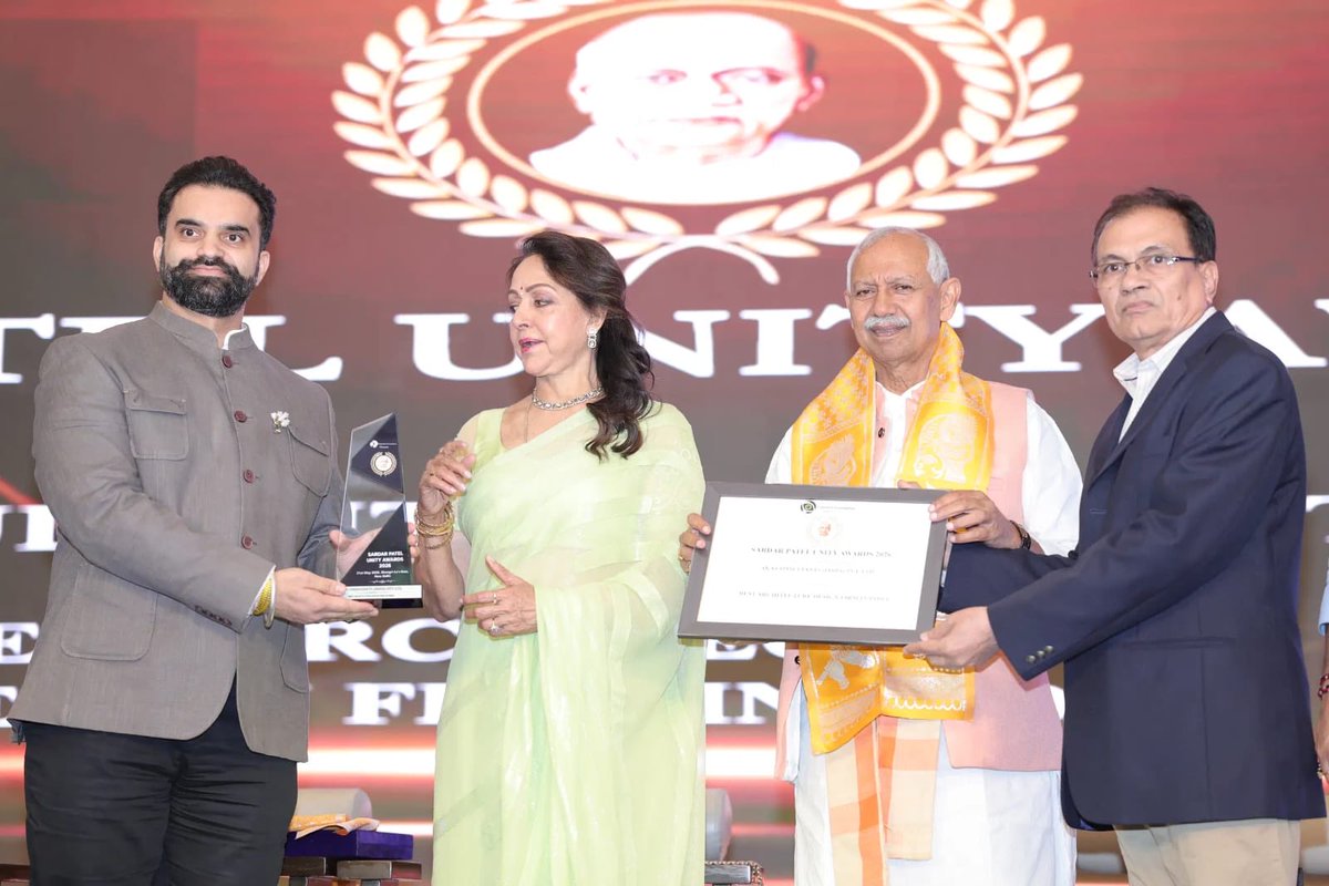 AkaPvt's tweet photo. Honoured and humbled to receive the Sardar Patel Unity Award for “Best Architecture Design Firm in India” from esteemed Member of Parliament and actress Hema Malini, in the presence of various Union Ministers, including the Hon. Union Minister of State for Health &amp; Family Welfare https://t.co/7u92sHRPbw