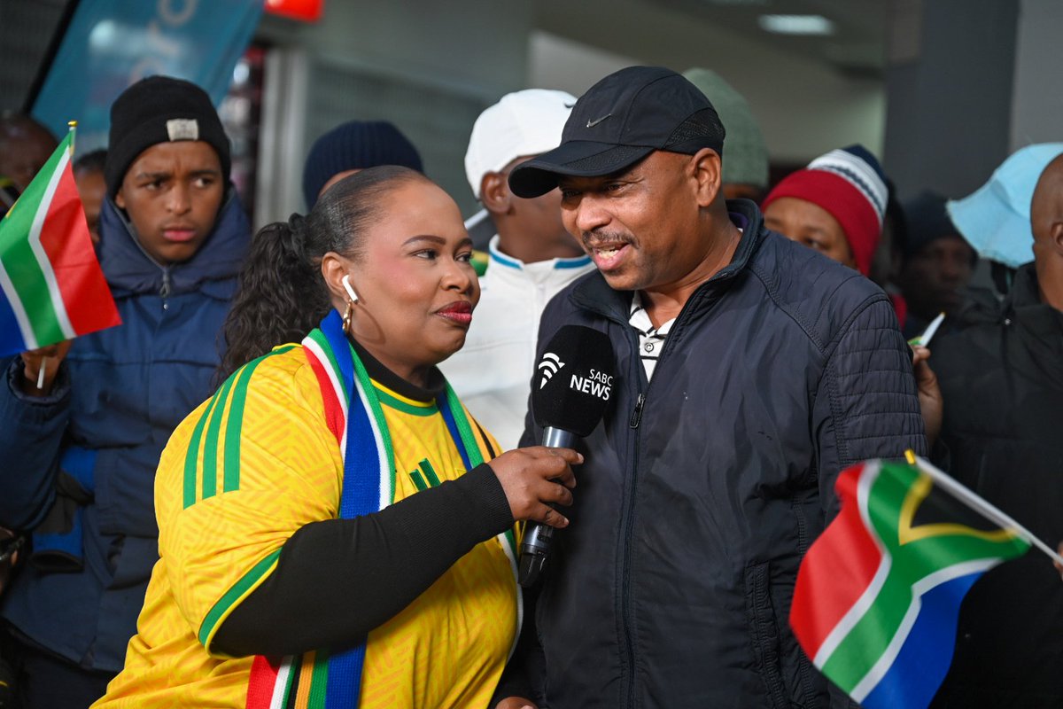 PRASA_Group's tweet photo. .@MorningLiveSABC is broadcasting LIVE from Park Station! 🚆📺

Join us for the build-up to South Africa 🇿🇦 vs Nicaragua 🇳🇮 and stand a chance to win tickets to the game. Don’t miss the vibes at the Park station. 

#MorningLive #Parkstation #ReBafanaKaofela https://t.co/eU2GiBn76C