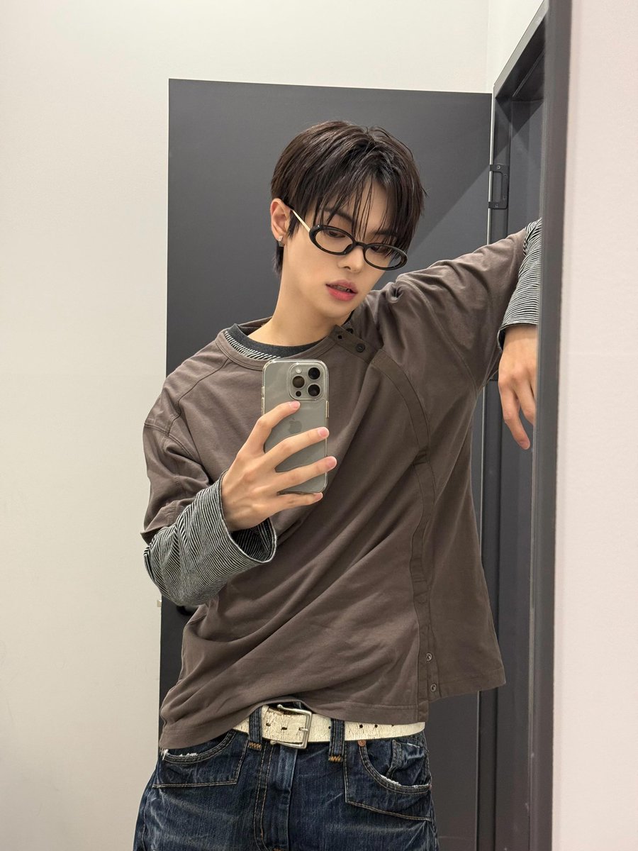 오프 tweet media