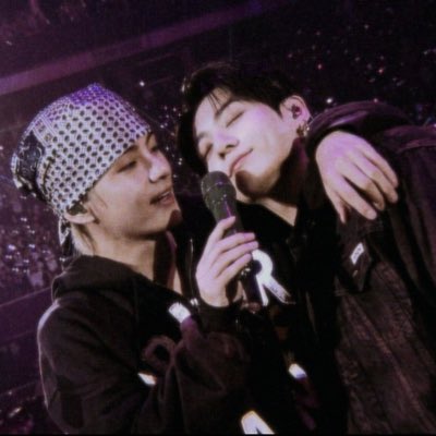 divntjk's tweet photo. #NuevaFotoDePerfil

Y que viva el taekook https://t.co/cVUD2G8WV2