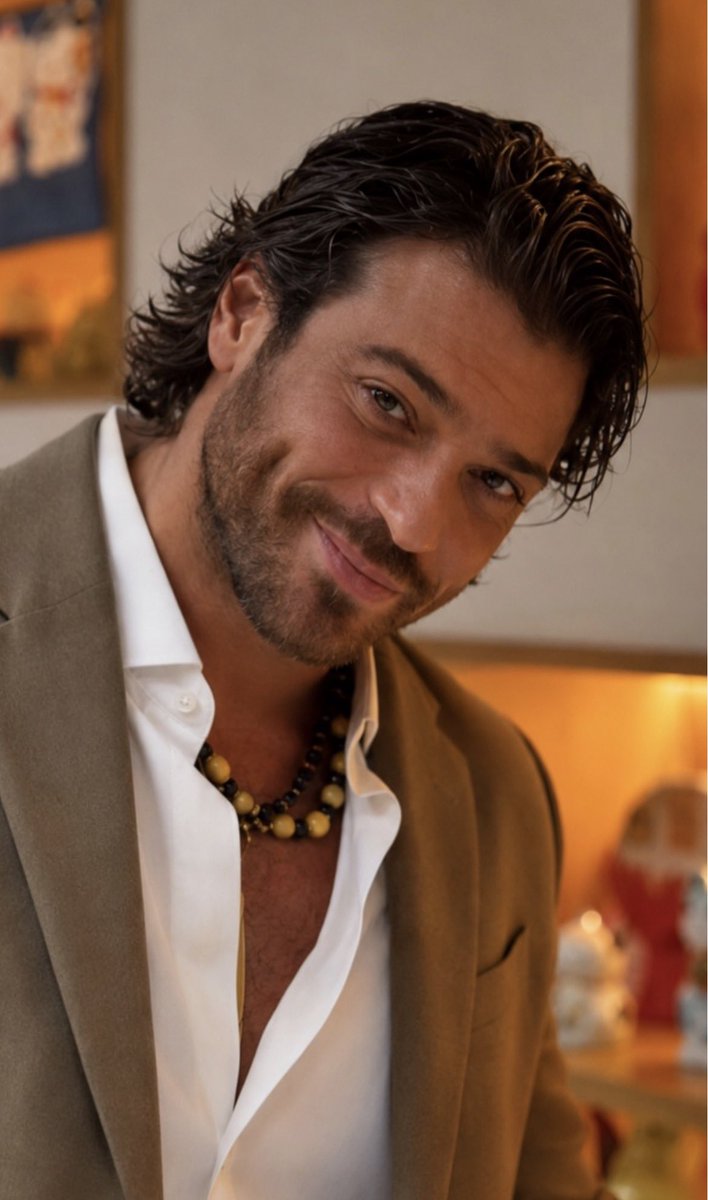 BelenCodesido's tweet photo. Si tocas fondo, coge impulso para volver.
#CanYaman ❤️❤️❤️
Buenos días!!! Ya es viernesssss!!💕😍💚
#Sandokan 🐅
#ElTurco 🗡
#ElLaberintoDeLasMariposas 🦋 https://t.co/LxZJAEbVVS