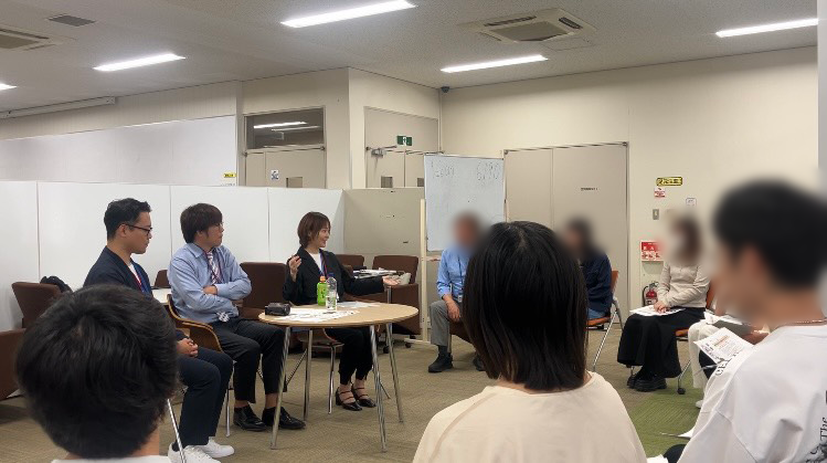 galu_main's tweet photo. 先日、摂南大学へ伺い「業界・地域産業における働き方等に関するプロジェクト」の一環として探偵業界の現状や将来像、多様な働き方について講演させていただきました✨

生徒様にご興味を持っていただき様々なご質問いただきました。
楽しい時間をありがとうございました！ https://t.co/zqJdlm1Pgk