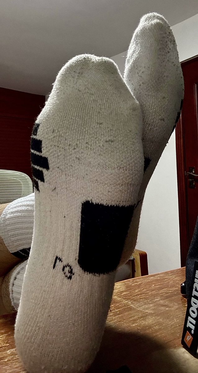 Mobai0318's tweet photo. 看你妈呢 操你妈傻屌男同烂蛆 是不是看到直男脚底就翻白眼爽死了大傻逼 https://t.co/5atolxcdnr