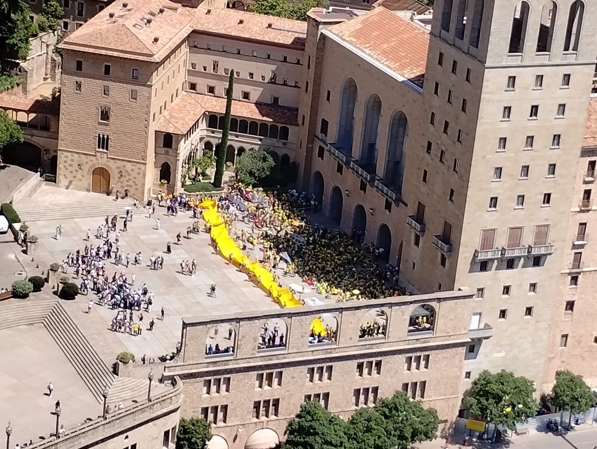 USTECPenedes's tweet photo. Avui hem pujat a Montserrat!
Una vegada més hem demostrar la nostra força col•lectiva!
@USTEC_Tarragona 
@USTECSTEs https://t.co/mGtmOByfZd
