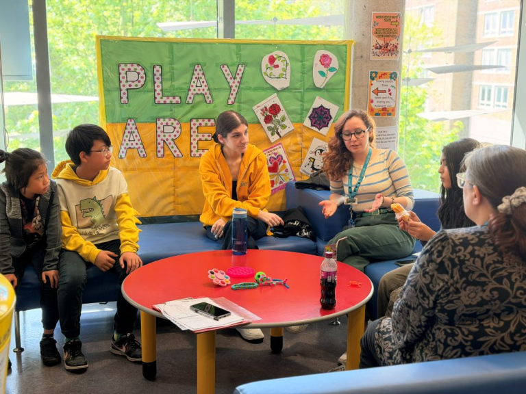 MoorfieldsBRC's tweet photo. The latest #EyeYPAG blog is live!

In this meeting members worked with Moorfields Optometrist Alicia Fothergill, UCL research fellow Dr Roni Maimon Mor and the Child Vision Lab as well as starting poster designs for the upcoming iCAN summit.

Read here: https://t.co/4bQkea5VC8 https://t.co/TnKsabwtBP