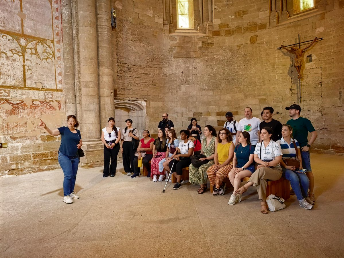 cnldelleida's tweet photo. 💫 Els alumnes dels nivells Bàsic 1 i Bàsic 3 del SLC de Lleida visiten La Seu Vella de Lleida!

Gràcies a @turismedelleida han descobert una de les millors produccions artístiques de l’arquitectura catalana del segle XIII i per extensió de l’arquitectura medieval europea. https://t.co/jWha0fK6bE