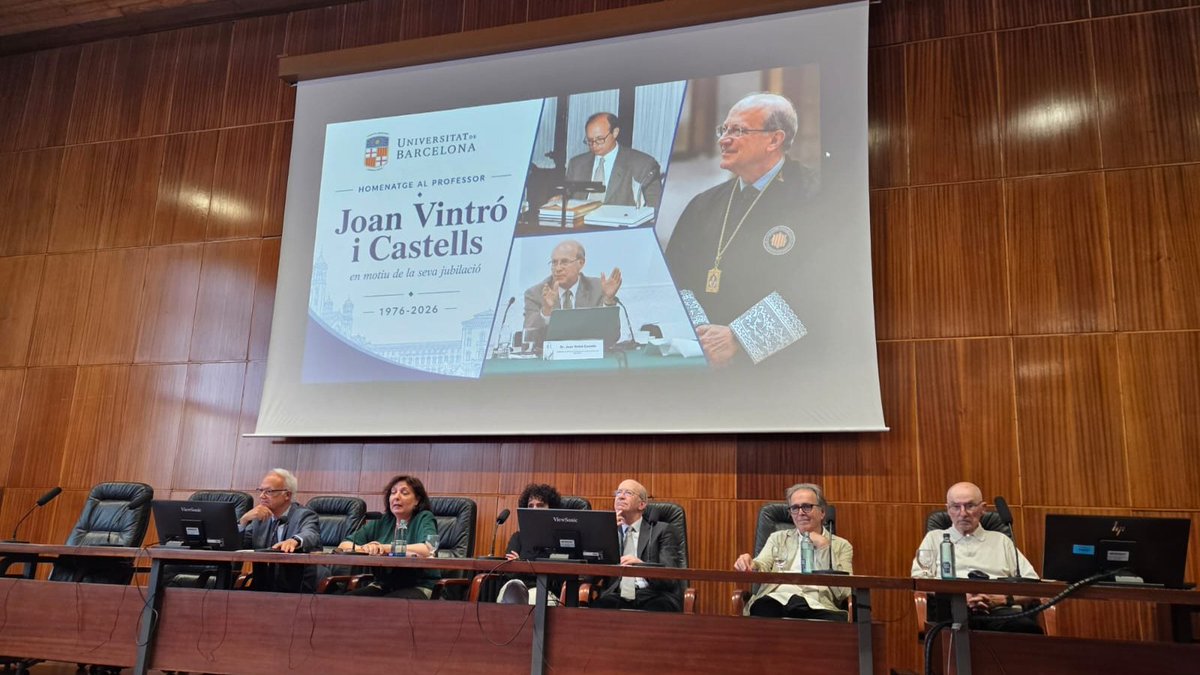 Joanridao's tweet photo. Avui homenatgem el professor Joan Vintró amb motiu de la seva jubilació. 

Catedràtic de Dret Constitucional de la @UniBarcelona i, per mi, un autèntic amic i mentor. 

Una trajectòria exemplar al servei del Dret públic de Catalunya. Gràcies per tot, Joan!🎓 https://t.co/GHUEQMqRhz