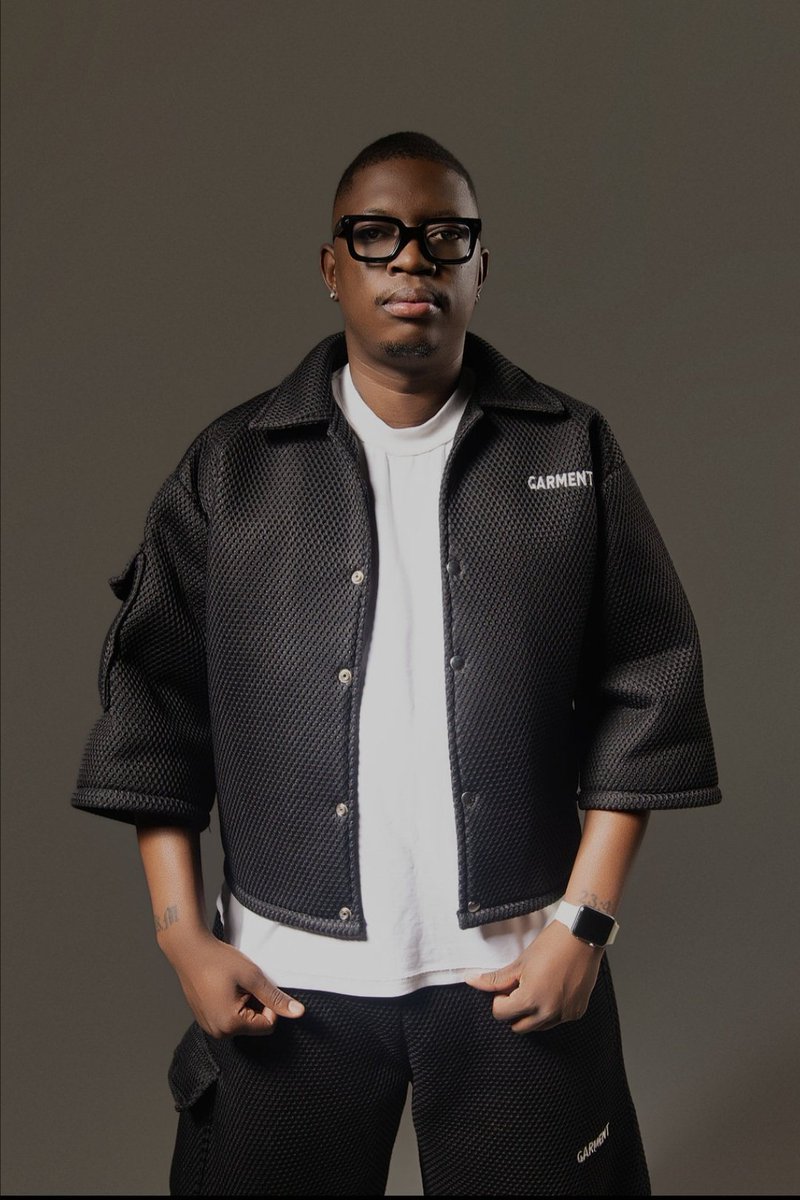 sapr_africa's tweet photo. #PressRelease 📰🗞

ReaDaSoul DEEPENS HIS SOULFUL AMAPIANO SIGNATURE, BARING HIS HEART ON "BUYELEKHAYA"

ReaDaSoul Enlists De Soul & Miss Q for Soulful New Single 'Buyelekhaya

South African soul merchant, @ReaDaSoul steps back into the light with “Buyelekhaya,” a soulful Amapiano single featuring De Soul and Miss Q. The record arrives as both a personal statement and a musical offering, a song built around the simplest, most devastating realisation a person can reach, that home was never a place. It was always someone.

For an artist whose catalogue has long made a home inside the emotional terrain of love, “Buyelekhaya” is a natural next step and something more. It is the clearest, most vulnerable record ReaDaSoul has released to date, a plea, not a performance. The kind of song that does not announce its intentions but simply opens, and pulls you in.

Link: https://t.co/s7A6aJf5s3