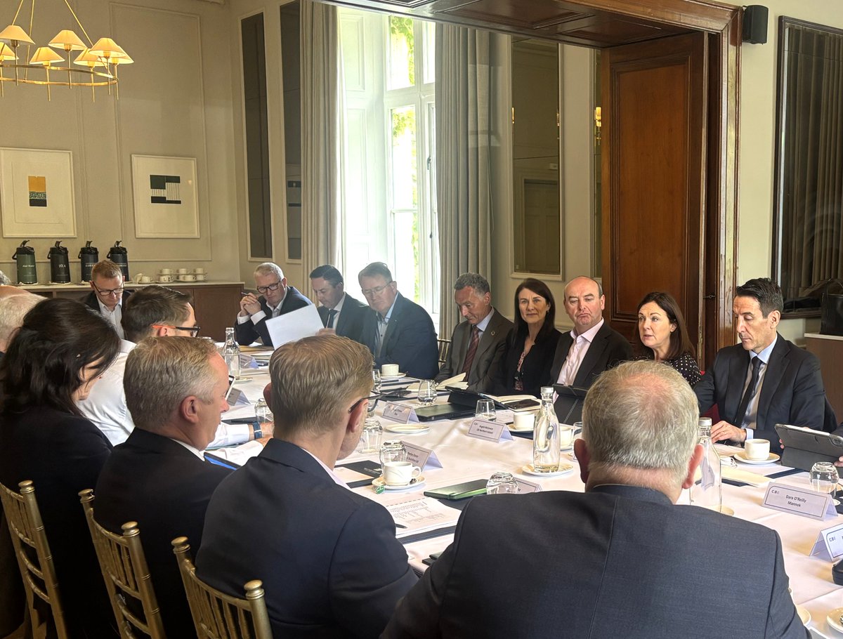 CBI_NI's tweet photo. We hosted our Joint Business Council (JBC) meeting with @ibec_irl. All-island business leaders discussed our shared economic future, and resilience. Priorities include the all-island labour market, energy resilience,  decarbonisation and critical infrastructure. 🤝 https://t.co/1qH4smauNw