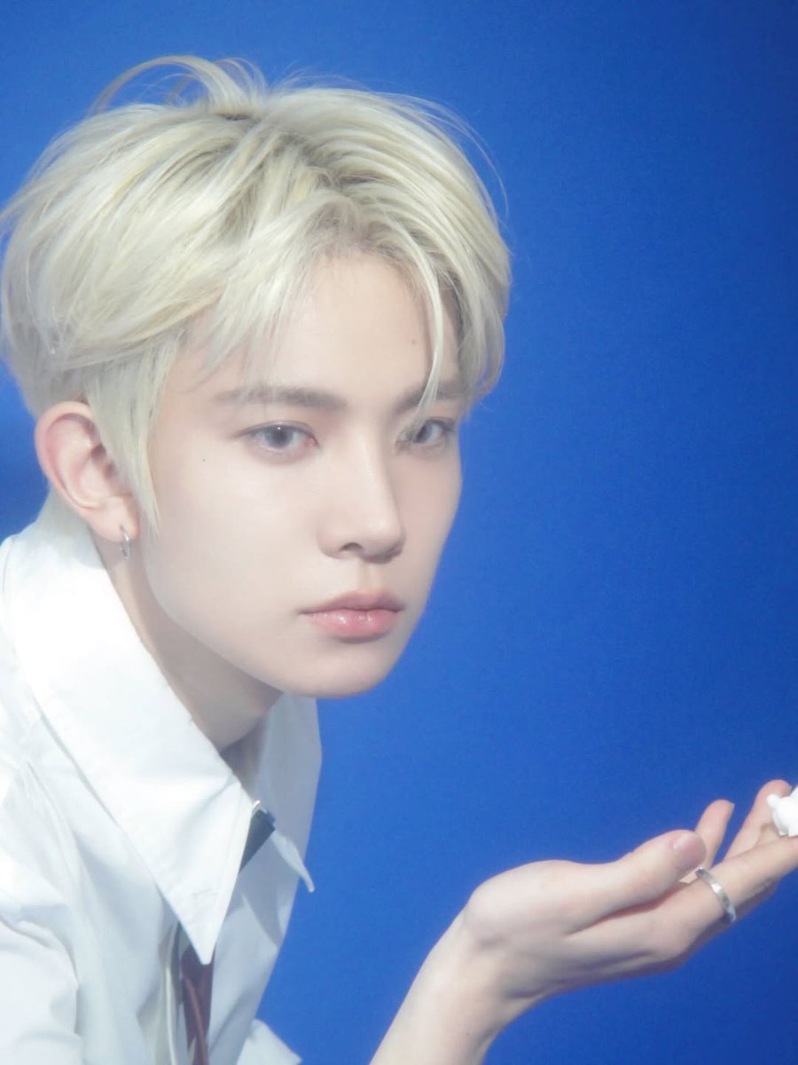 kyvvis's tweet photo. EVAN CAKEP BGT?! https://t.co/5Xz9yoMb4l