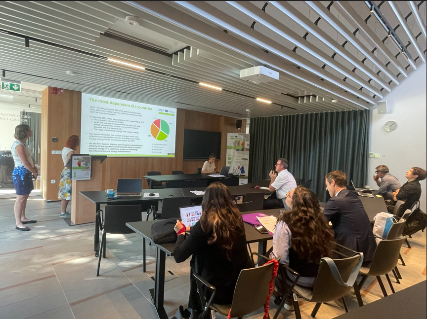 Repower_Ind's tweet photo. 🌍 The #RepowerIndustries consortium concluded its 7th Interregional Event in Medvode 🇸🇮, hosted by the Municipality of Medvode, featuring good practices, study visits, and discussions on solutions for Europe’s green industrial transition. https://t.co/I7MucVL3jW