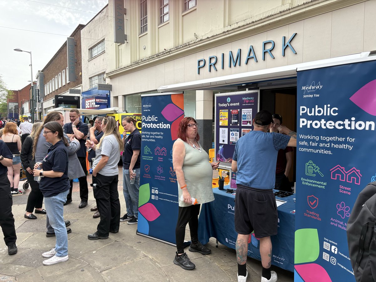 TrisOsborneMP's tweet photo. Very pleased to attend the Chatham community safety event today to talk about the Clear, Hold, Build @KentPoliceMed strategy to challenge crime

More Police, targeted work on illegal shops, £1.5m investment Pride in Place for shop front improvement https://t.co/AMDlHX3SVV
