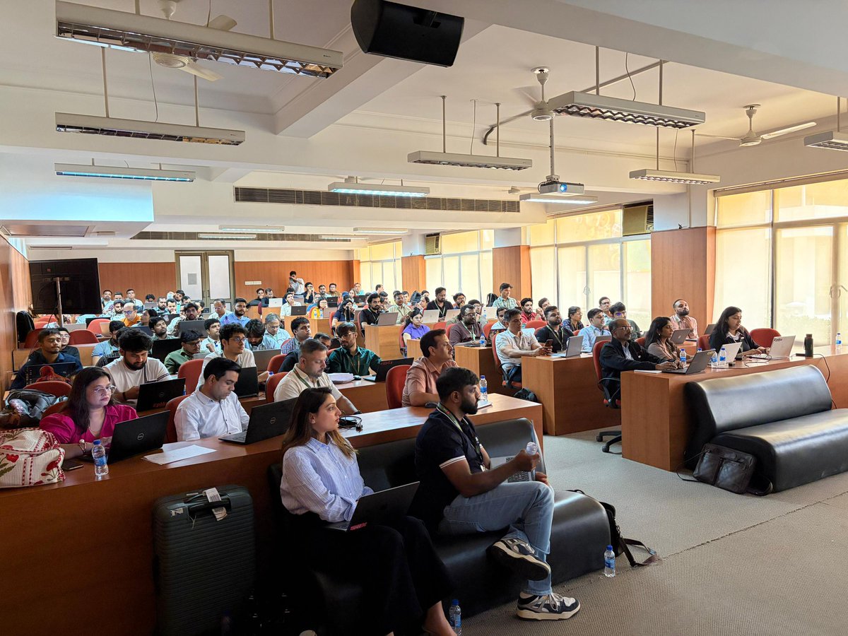 inoaug's tweet photo. Another power-packed session at ORACLE APEX AI BOOTCAMPS: JAPAC Gurugram 🚀

Building Enterprise AI Apps – Part 2 showcased how AI + Oracle APEX are transforming enterprise app development at scale.🔥

#orclAPEX #AI #GenAI #Oracle #AIBootcamp #JAPAC #Innovation #EnterpriseAIApps https://t.co/BnKx5SRsKM