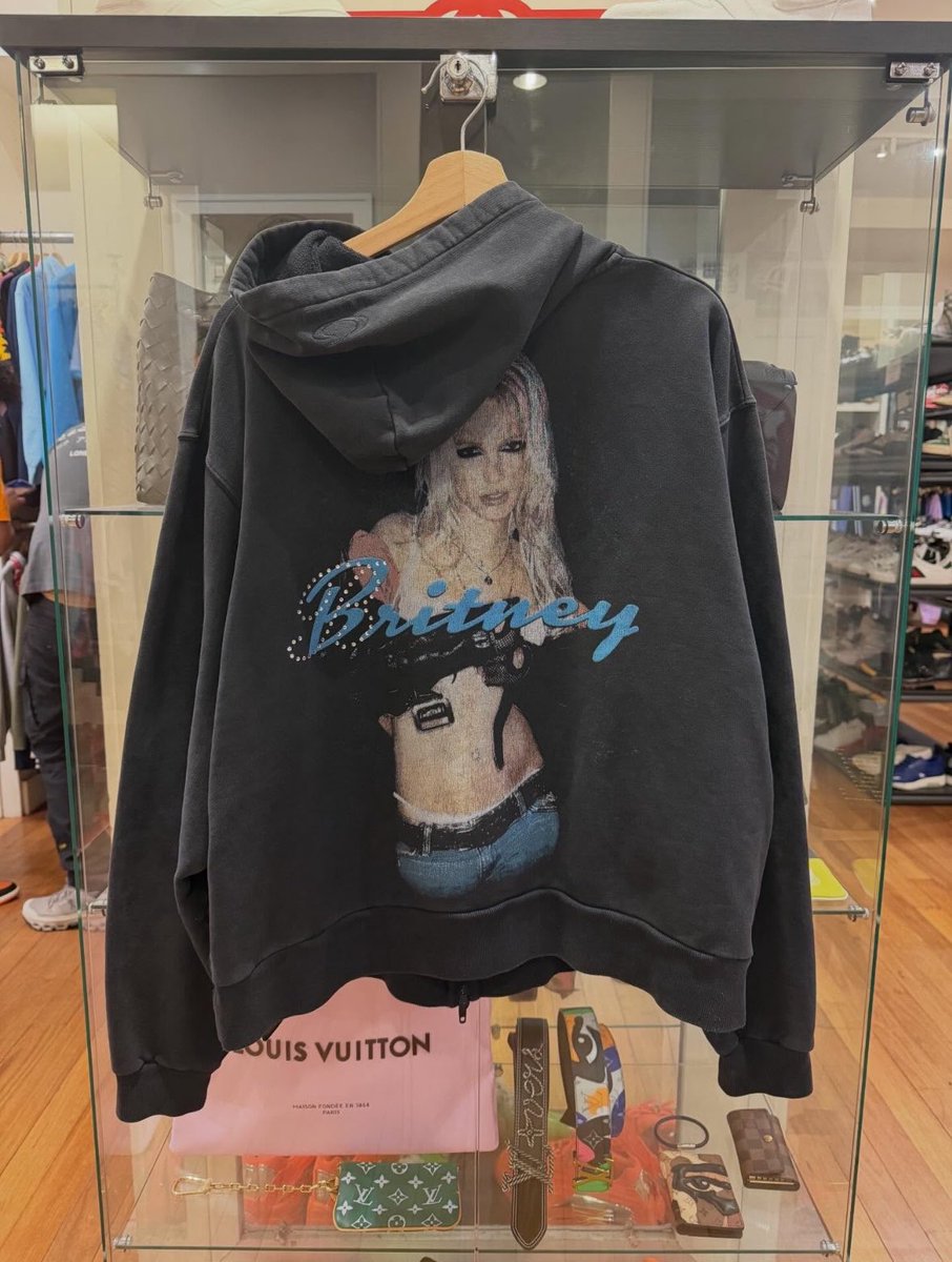 Shtreetwear's tweet photo. Balenciaga Britney Spears Hoodie https://t.co/UozCfqUGkQ