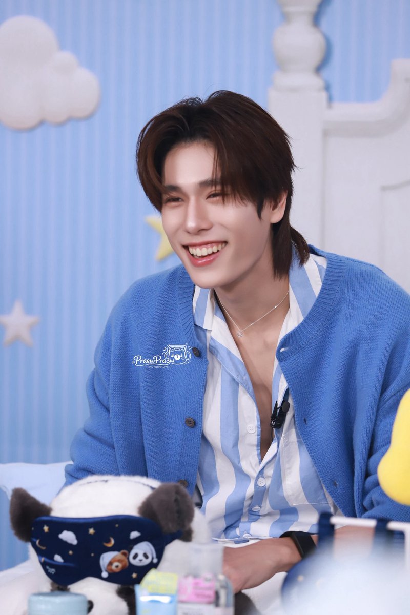 PraewPra3w's tweet photo. ภูอ้วมๆ 🐼🩵🤍

POND PHUWIN MIZUMI PAJAMAS PARTY​

#MizuMixPondPhuwin 
#phuwintang @phuwintang https://t.co/ZjyXShPUrW