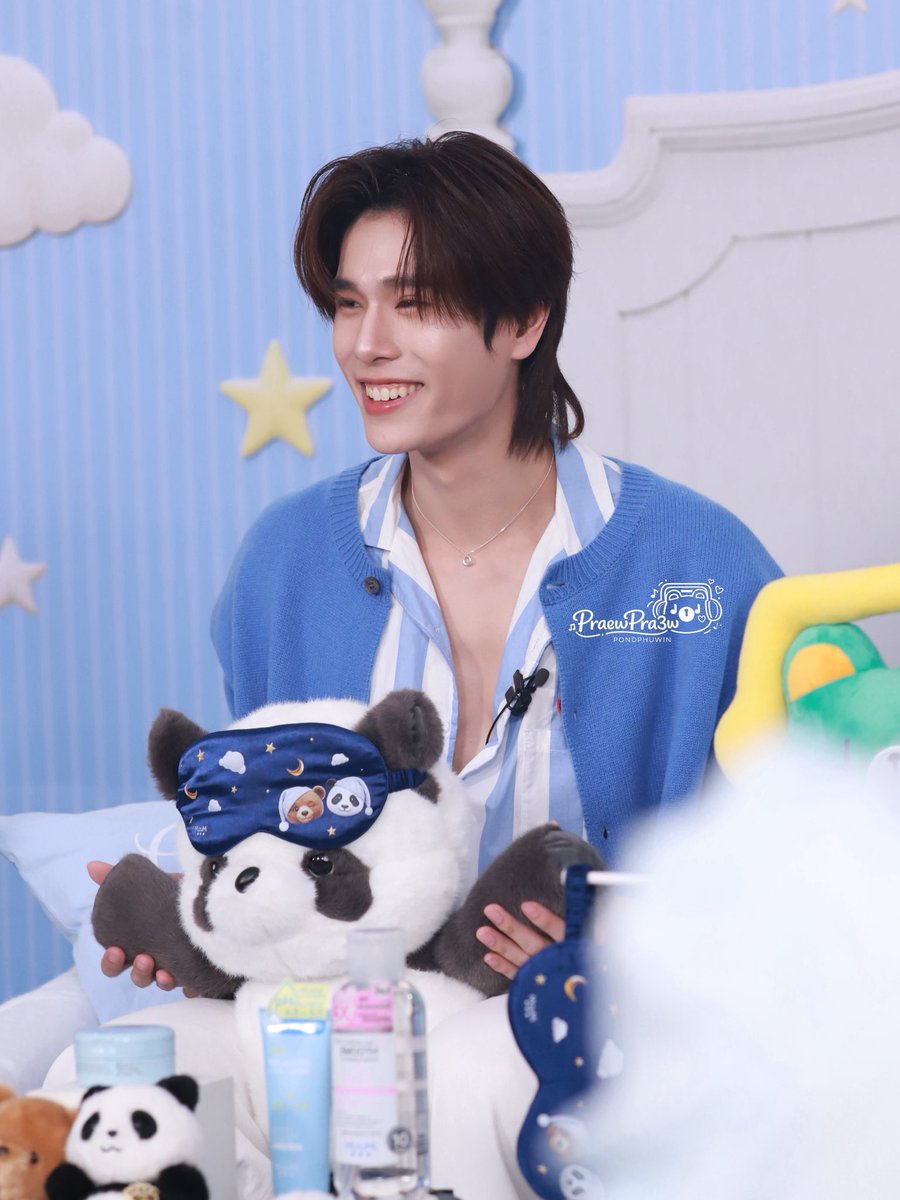 PraewPra3w's tweet photo. ภูอ้วมๆ 🐼🩵🤍

POND PHUWIN MIZUMI PAJAMAS PARTY​

#MizuMixPondPhuwin 
#phuwintang @phuwintang https://t.co/ZjyXShPUrW